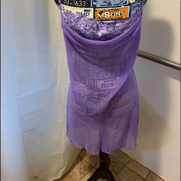 Lavender Chiffon and Lace w/straps crossed in back - Picture 1 of 7